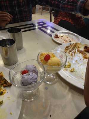 Sri Krishnapriya Veg