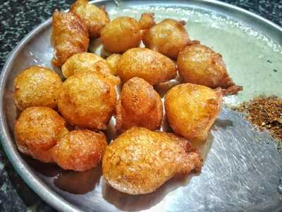 Sri Veeranjaneya Tiffin Centre