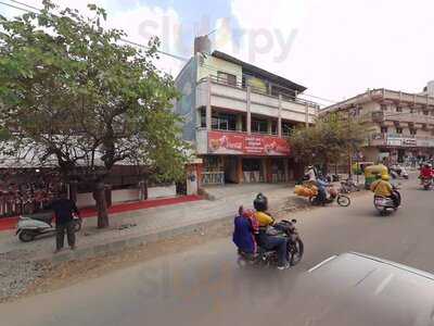 M.m Bar & Restaurant