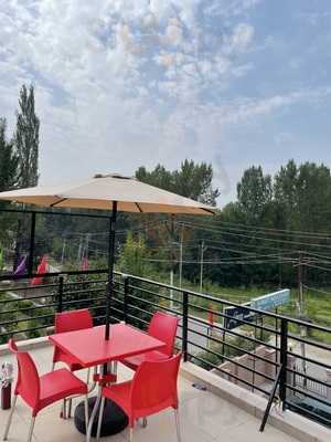 Sunset Boulevard Restaurant