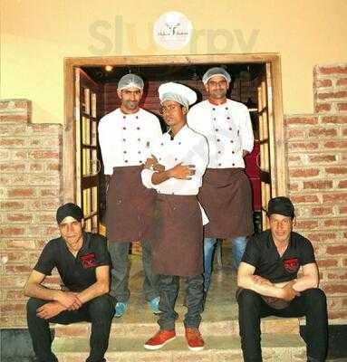 Hukus Bukus Bistro & Grill