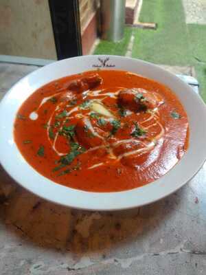 Hukus Bukus Bistro & Grill