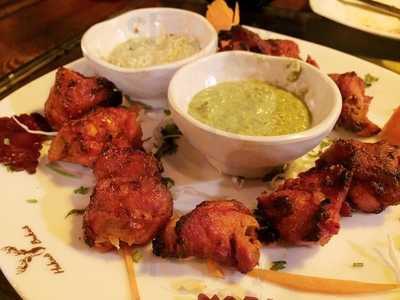 Hukus Bukus Bistro & Grill