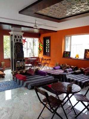 Cafe Nirvana Laxmanjhula