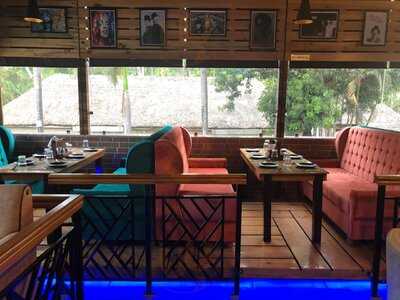 Kings Landing Lounge By Midway Resort & Bar