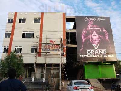 V Grand Lounge Restaurant & Bar