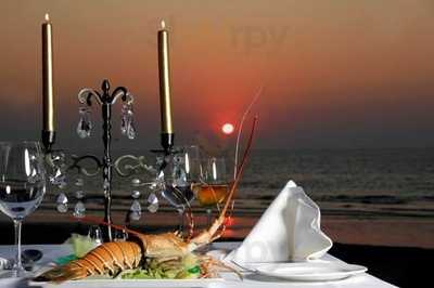 Aurus Restaurant & Lounge