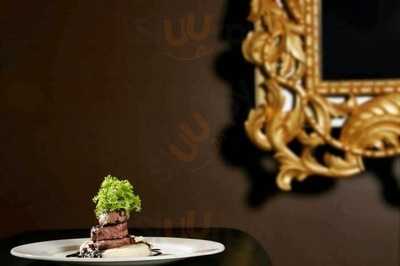 Aurus Restaurant & Lounge