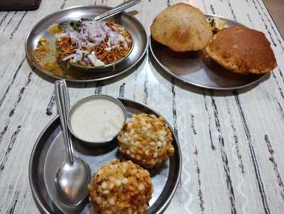 Prakash Shakahari Upahaar Kendra