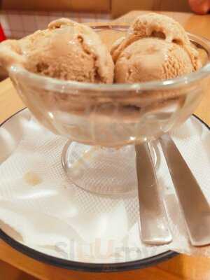 Smoke House Deli Colaba