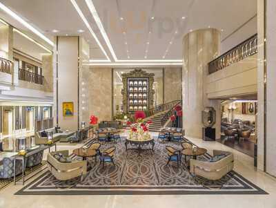 The Drawing Room & The St. Regis Bar