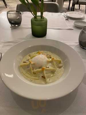 Rivea, Taj Santacruz