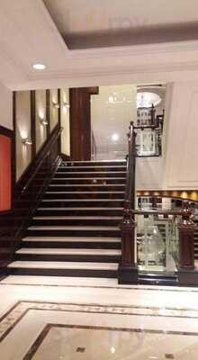 Atrium Bar & Lounge, Taj Lands End, Mumbai