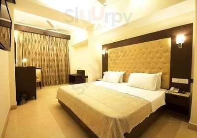 Metropolis Restaurant & Bar