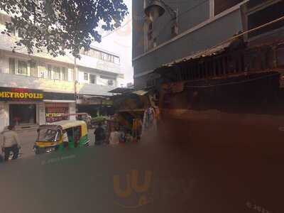 Metropolis Restaurant & Bar