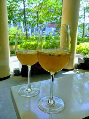 Oh-two-two At The Trident Hotel