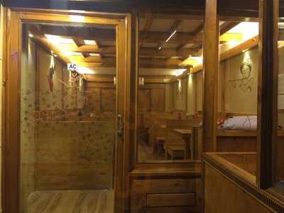 The Baack Benchers Restaurant And Cafe