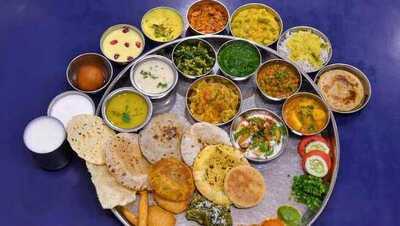 Shree Thaker Bhojanalay