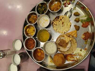 Shree Thaker Bhojanalay