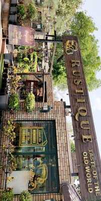 Rustique