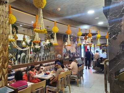 Aaswad Upahar & Mithai Gruh