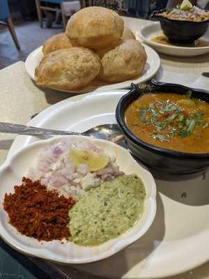 Aaswad Upahar & Mithai Gruh