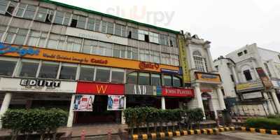 Castle 9 Restaurant & Lounge