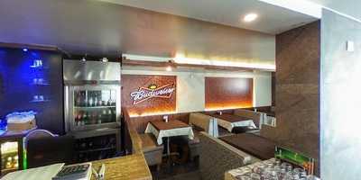 Arun Family Restaurant & Bar