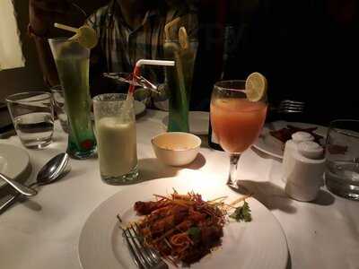 Hotel Courtyard Restaurant & Bar