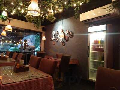 Dinshaw’s Xpress Cafe