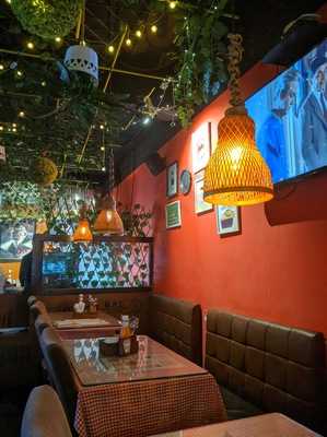 Dinshaw’s Xpress Cafe