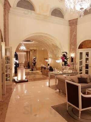 Hiton Hotels & Resorts