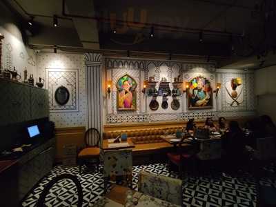 Bindaas Begum Rocking Raja