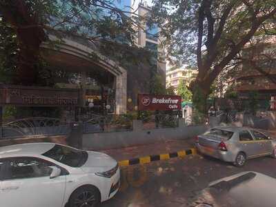 Coffee By Di Bella, Title Waves Bandra