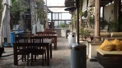 Amour - The Patio Restaurant Cafe & Bar