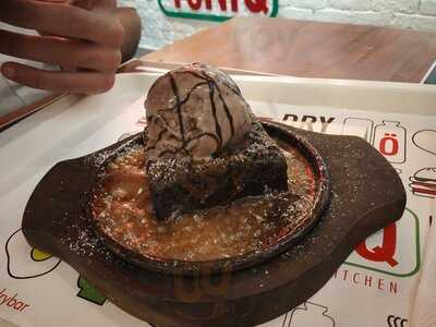 Toniq Dry Bar And Kitchen