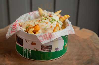 Toniq Dry Bar And Kitchen