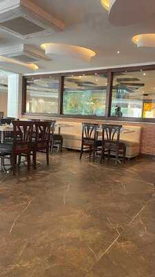 Le Seasons Restaurant