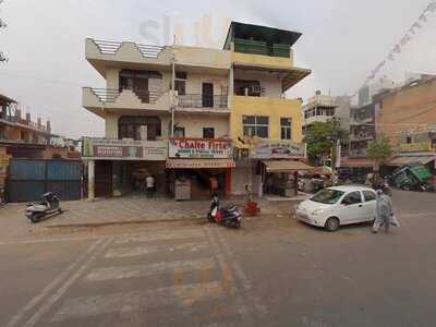 Chalte Firte Momos & Fast Foods