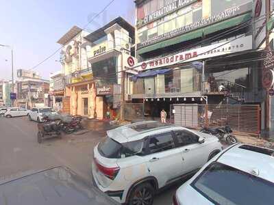 Pulse Restaurant & Bar