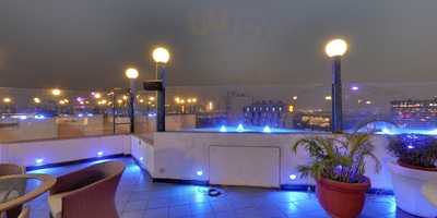 Sky Lounge Bar & Grill