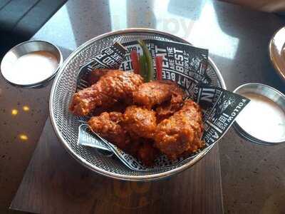 Underdoggs Sports Bar And Grill