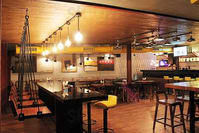 Abstrakt Bistro & Lounge