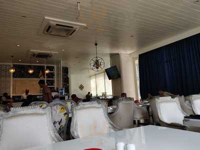 Queen's Kitchen & Mocktails