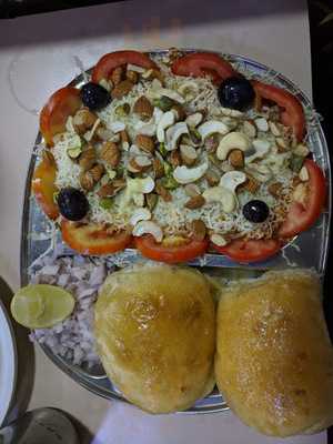 Ratna Veg Restaurant