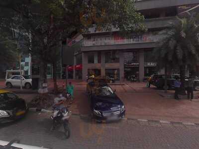 Baraanaa World Cocktail Bar & Kitchen