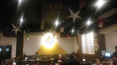 Oasis Restaurant & Bar