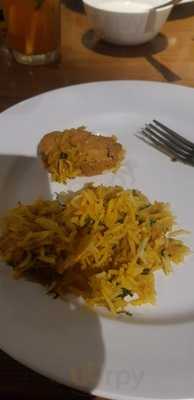 Oasis Restaurant & Bar