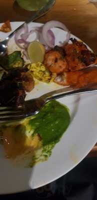 Oasis Restaurant & Bar