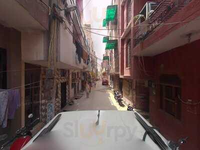 Pandit Ji Paranthe Wale